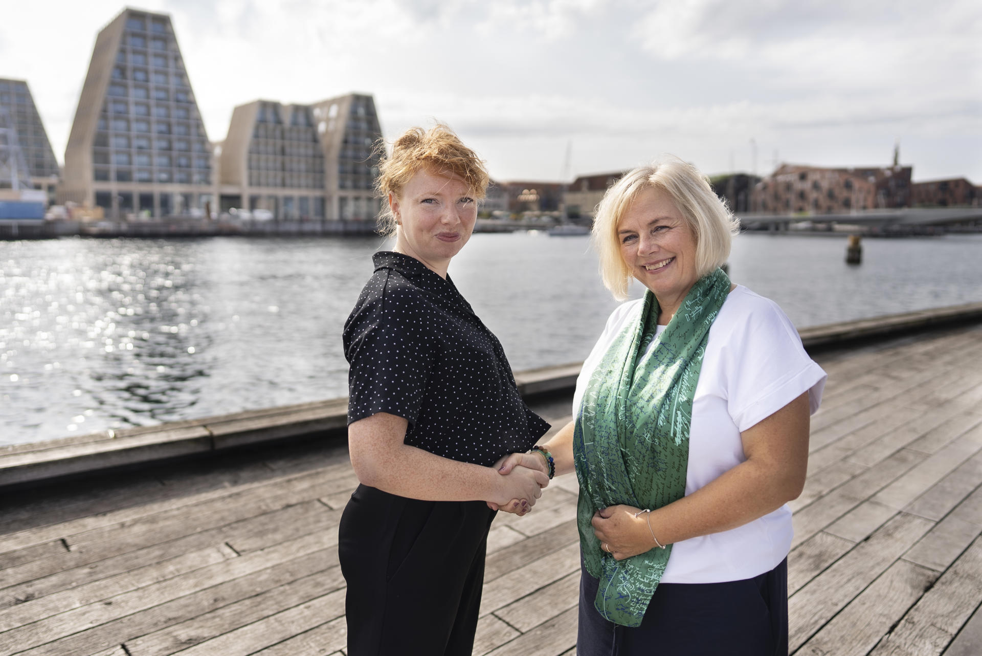 Margrethe Boel (th.), næstforperson i Din Sundhedsfaglige A-kasse og Kristina Louise Bliksted (tv.), Direktør i Social Sundhed.